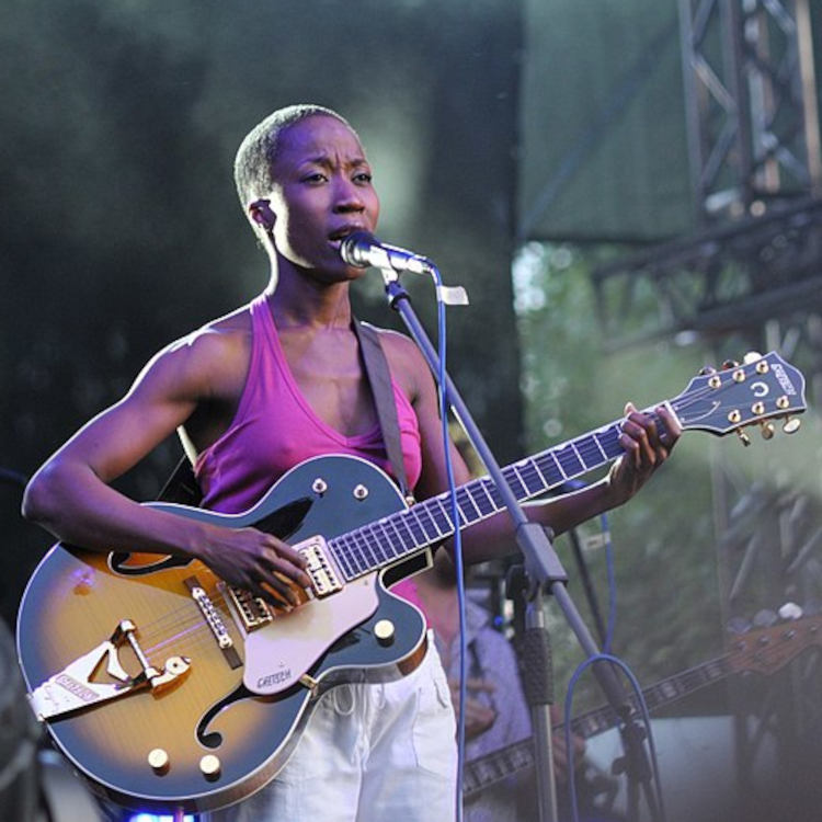 Images Music/KP WC Music 14 Africa Soul, rom@nski photo, Rokia_Traore_with_a_guitar.jpg